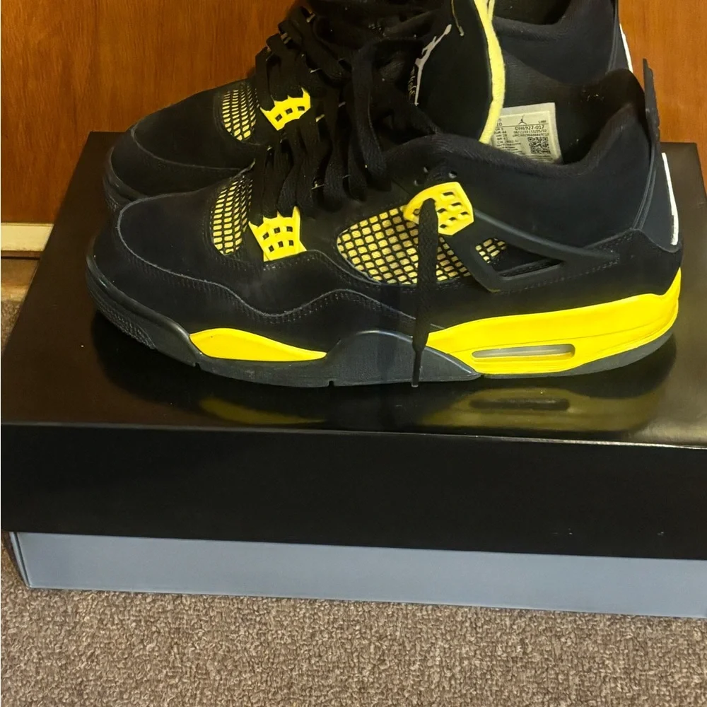 Jordan Men’s Black and Yellow Retro Sneakers